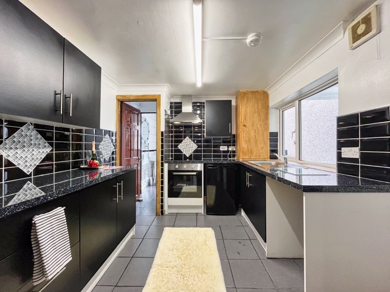 Property photo 1 of 44 Photo 12