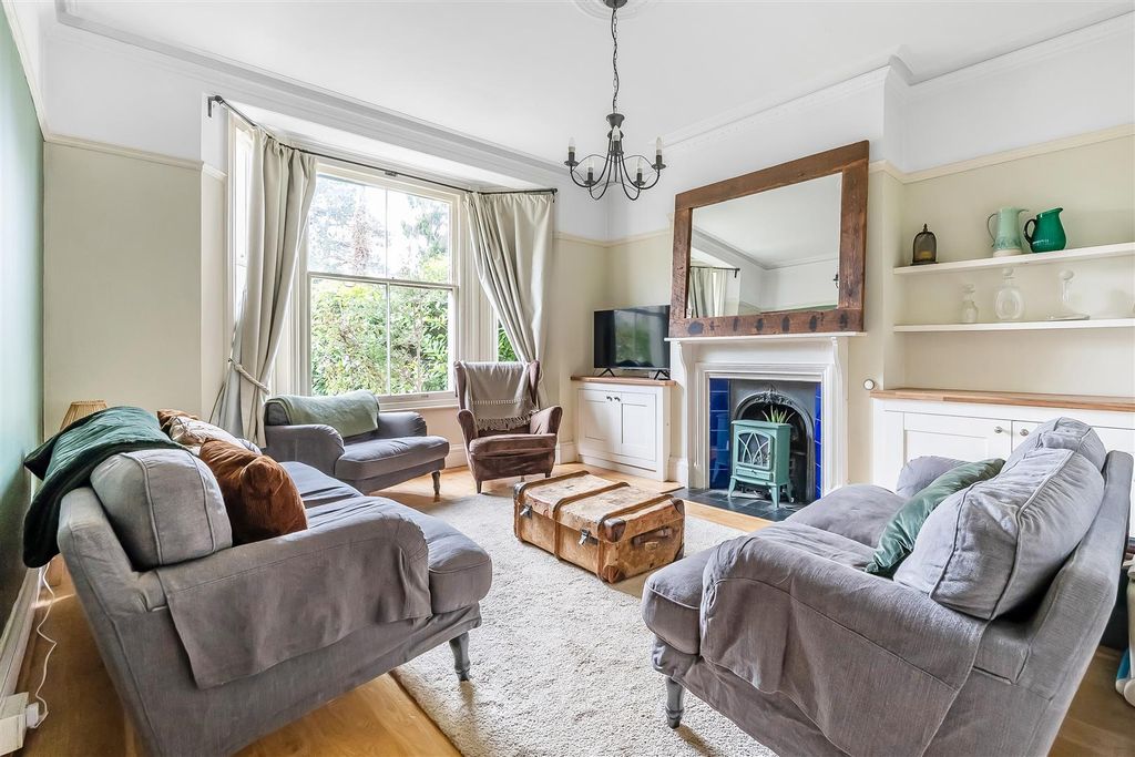 Property photo 2 of 17 Lynwood-1.Jpg