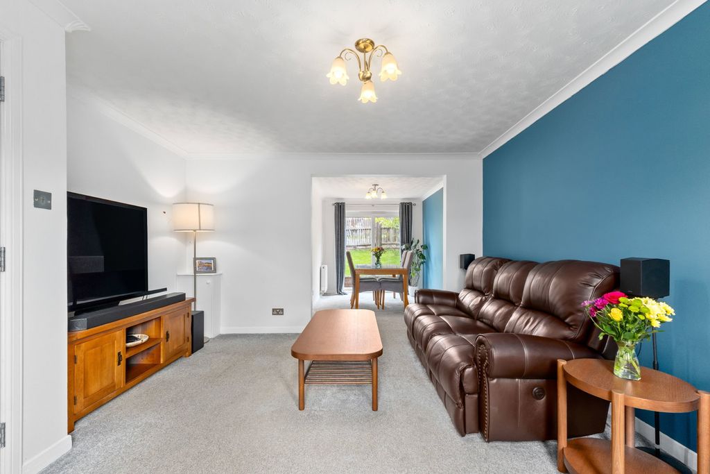 Property photo 3 of 20