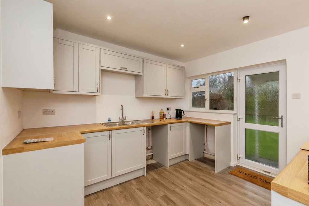 Property photo 3 of 19 Kitchen / Dining Room