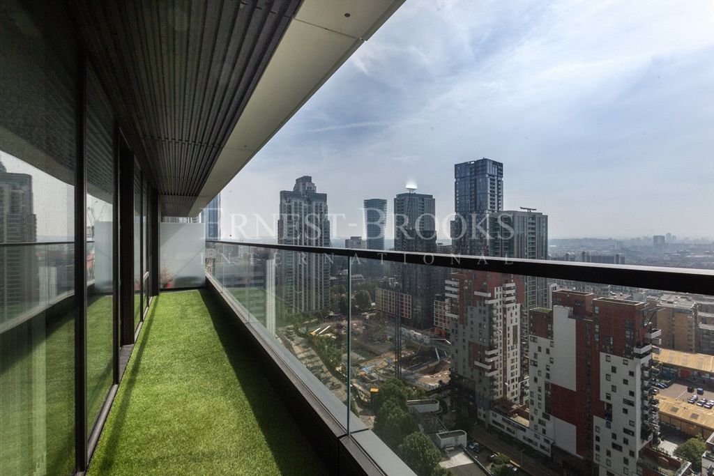 Property photo 2 of 17 Picture No. 52