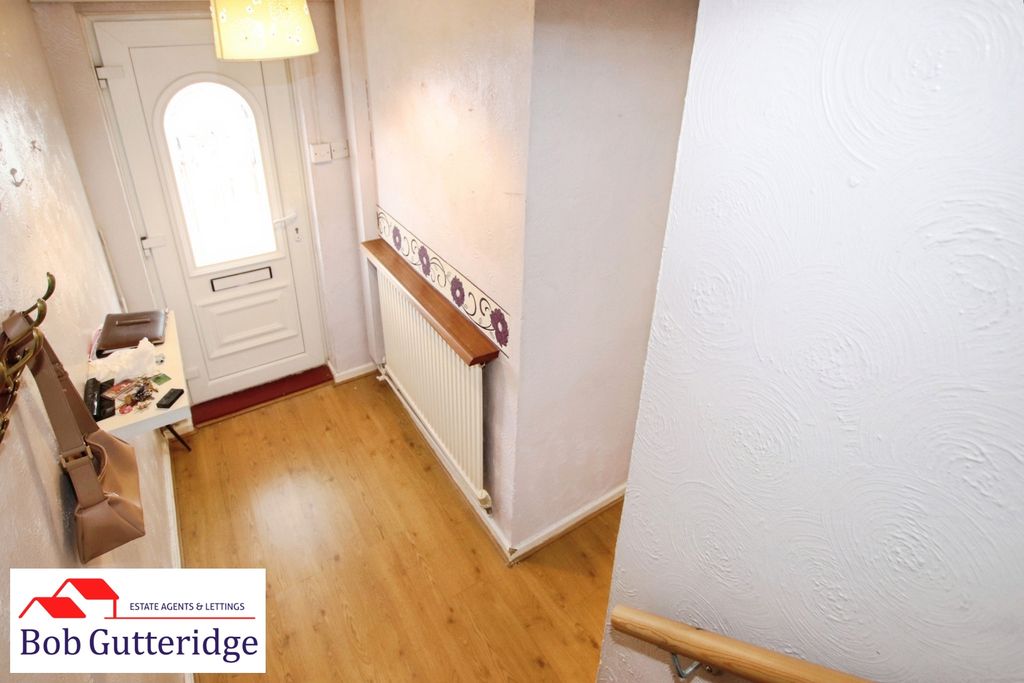Property photo 3 of 26 Entrance Hallway