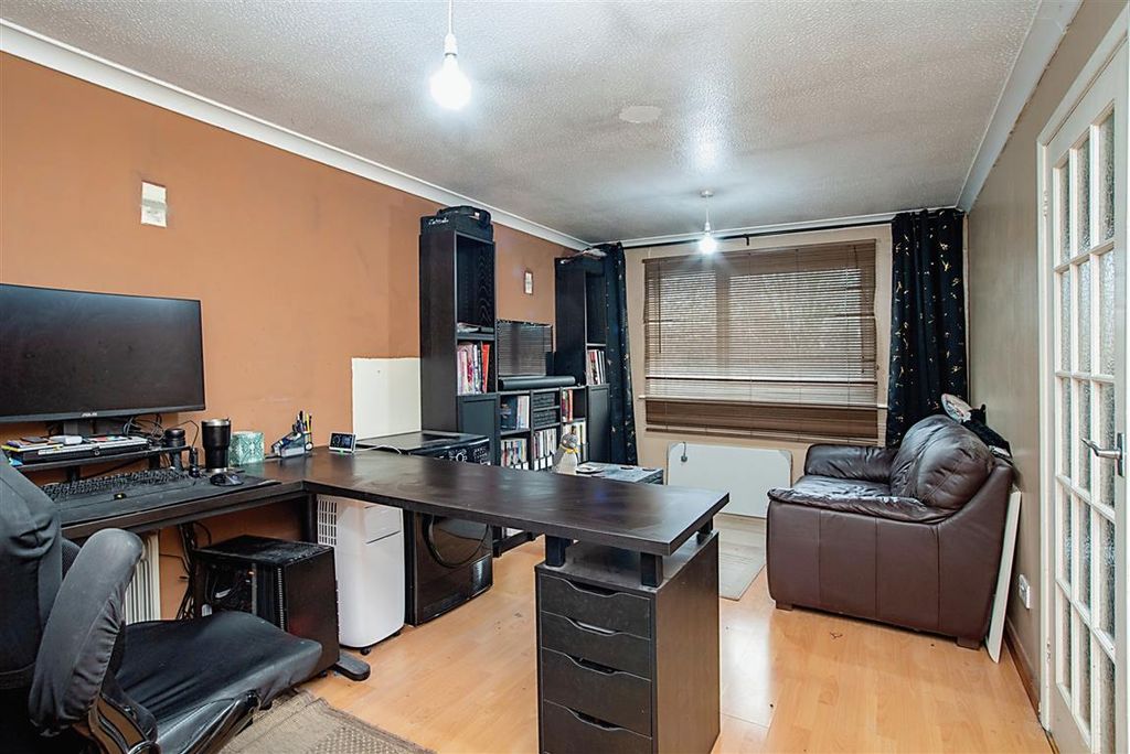 Property photo 2 of 7 Exterior