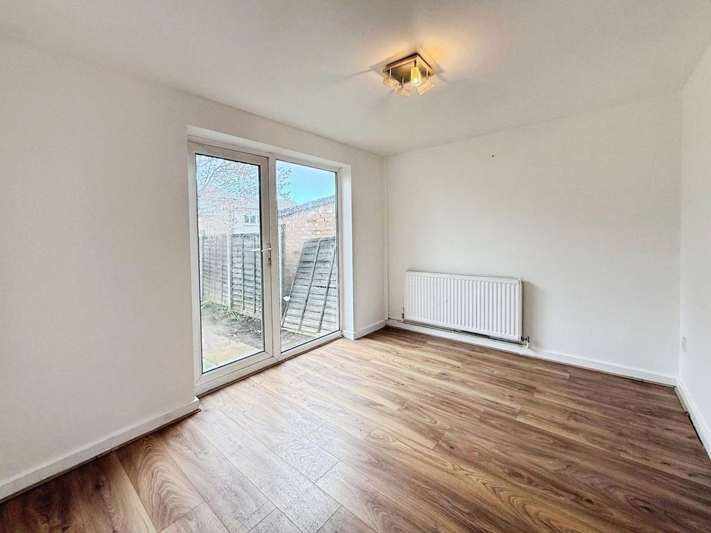 Property photo 3 of 10 Pbox-Img.Jpg