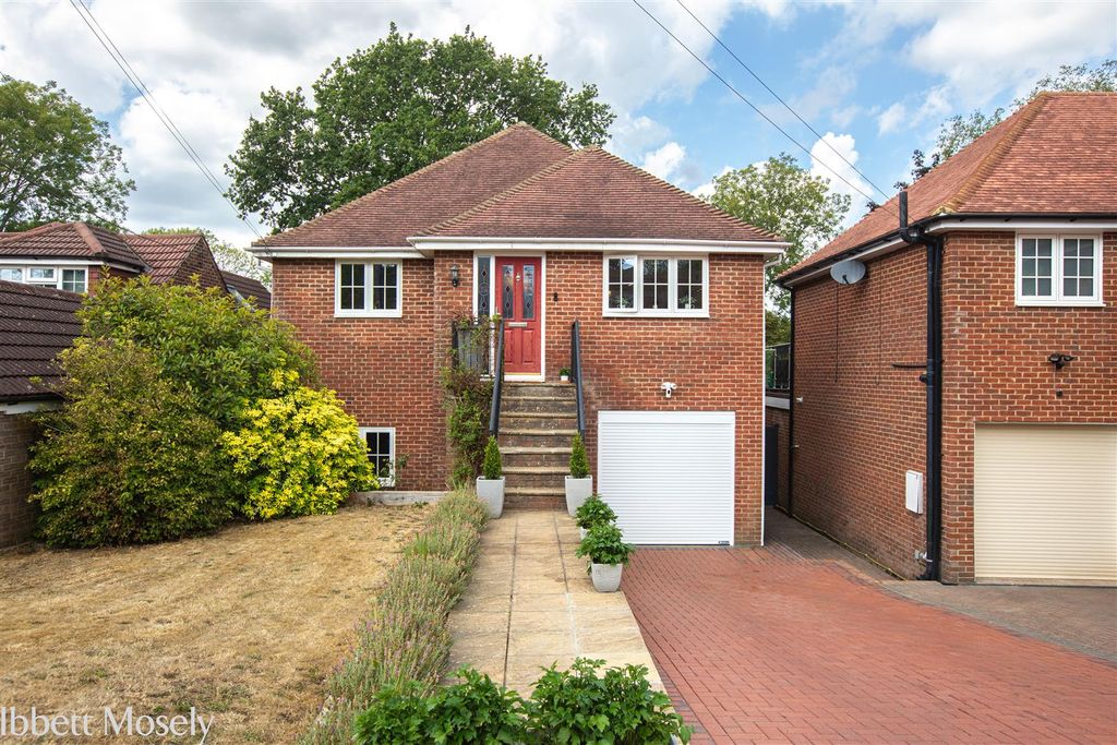 Property photo 1 of 32 20260826-69 Paynesfield Rd-2.Jpg