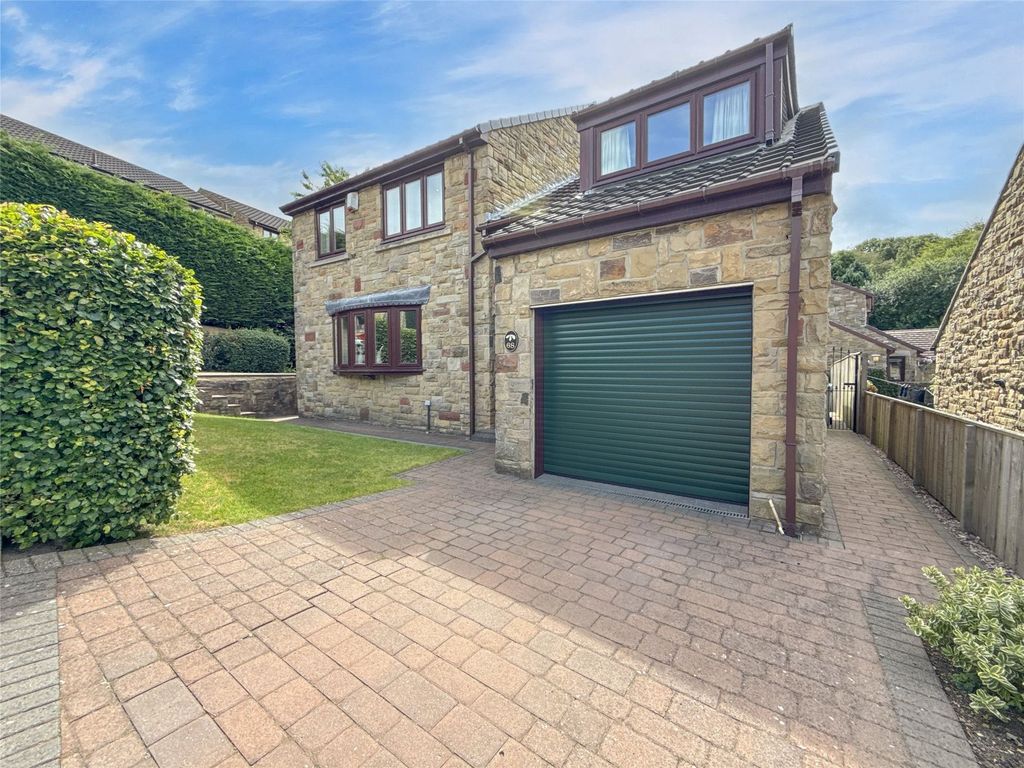 Property photo 1 of 18 External