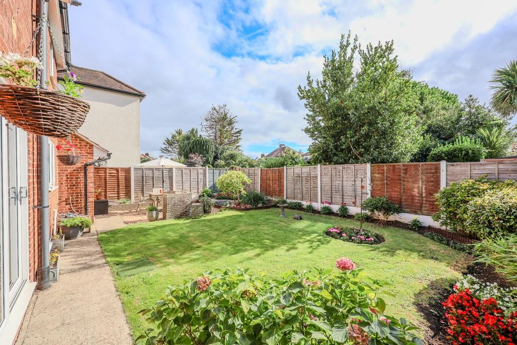 Property photo 2 of 18