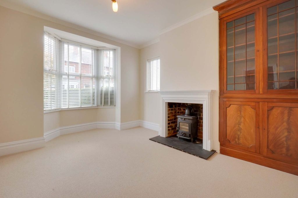 Property photo 3 of 45