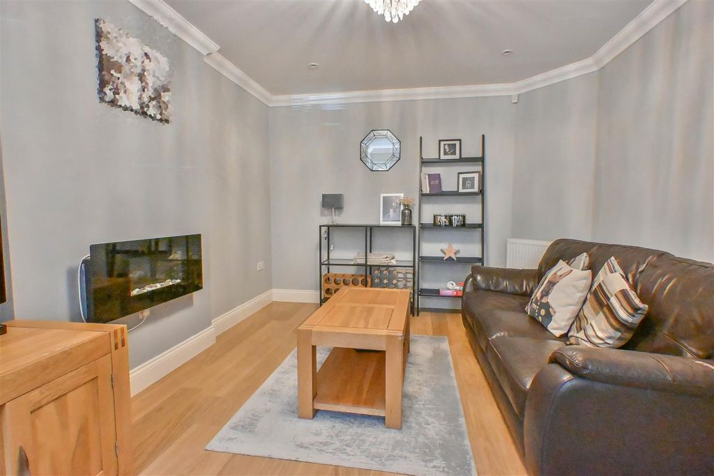 Property photo 2 of 19 Dsc_5427.Png
