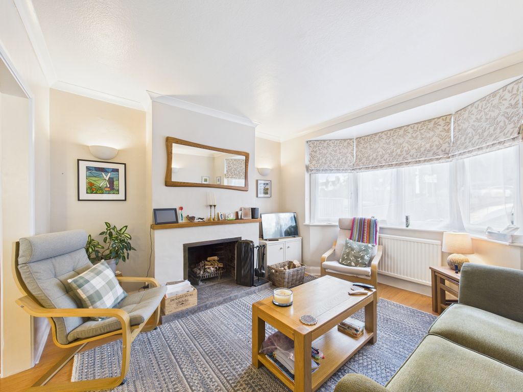 Property photo 2 of 17 Cam01354G0-Pr0640-Still008