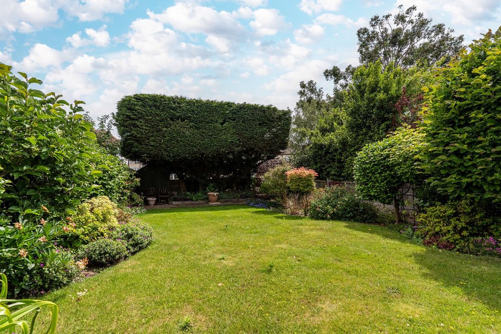 Property photo 2 of 24 5188544