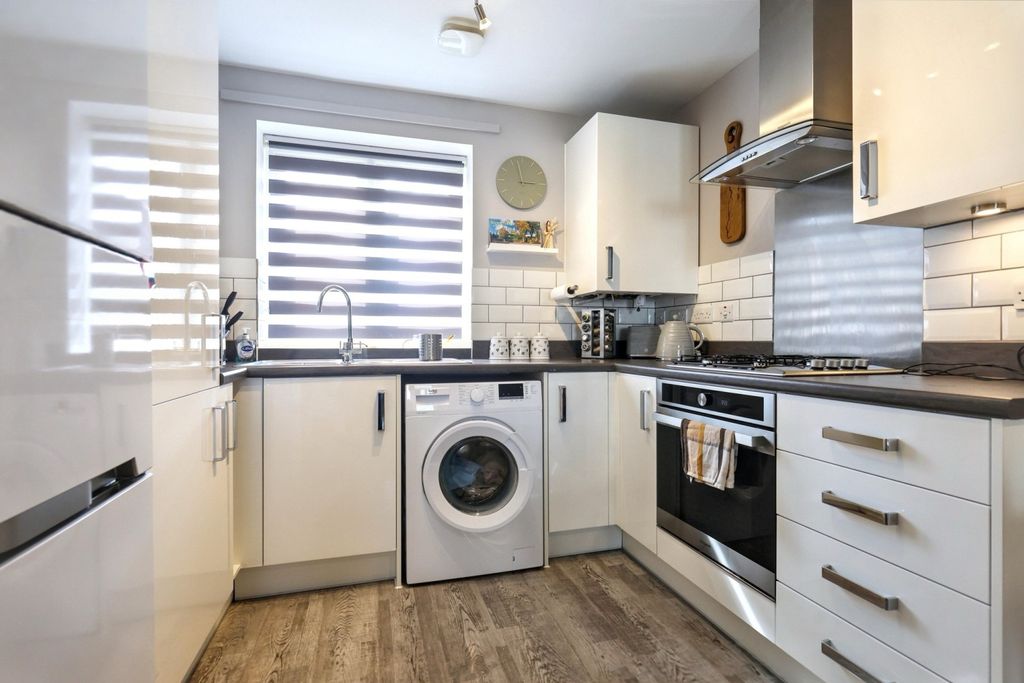 Additional image 7 of 1 bed flat for saleFlat 9 Merlin House, Centenary Way, Witney OX29