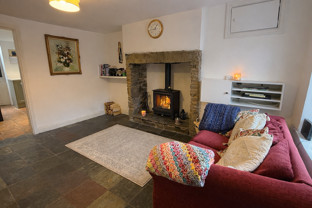 Property photo 3 of 18 Living Room