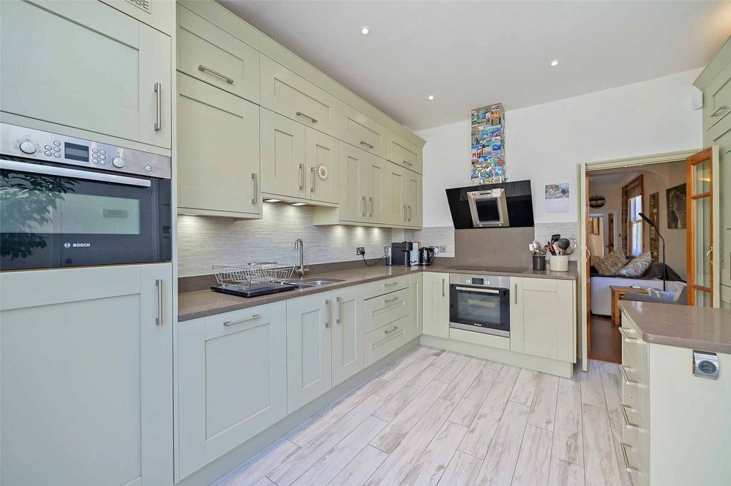 Property photo 3 of 17 Kitchen