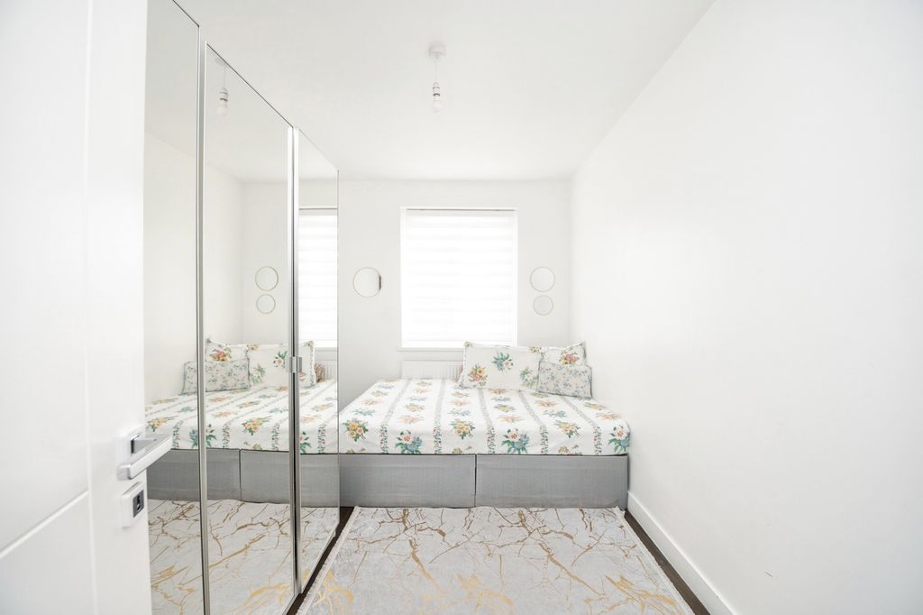 Property photo 2 of 16 Pbox-Img.Jpg