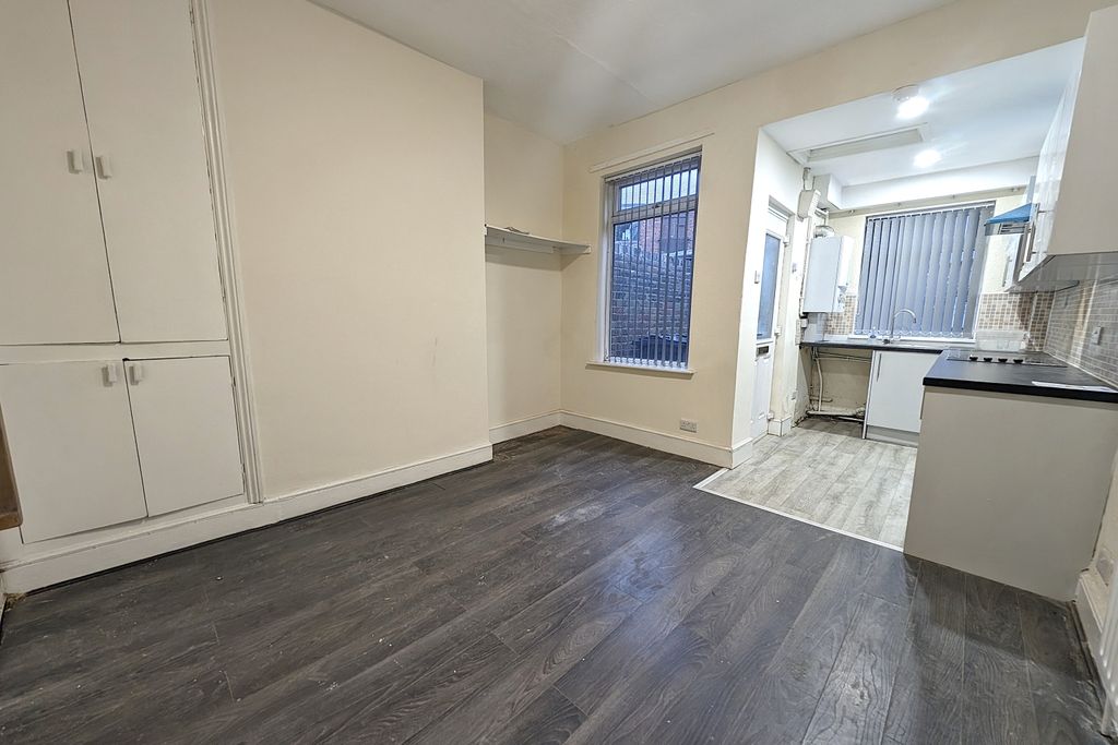 Property photo 3 of 9 Dining Room