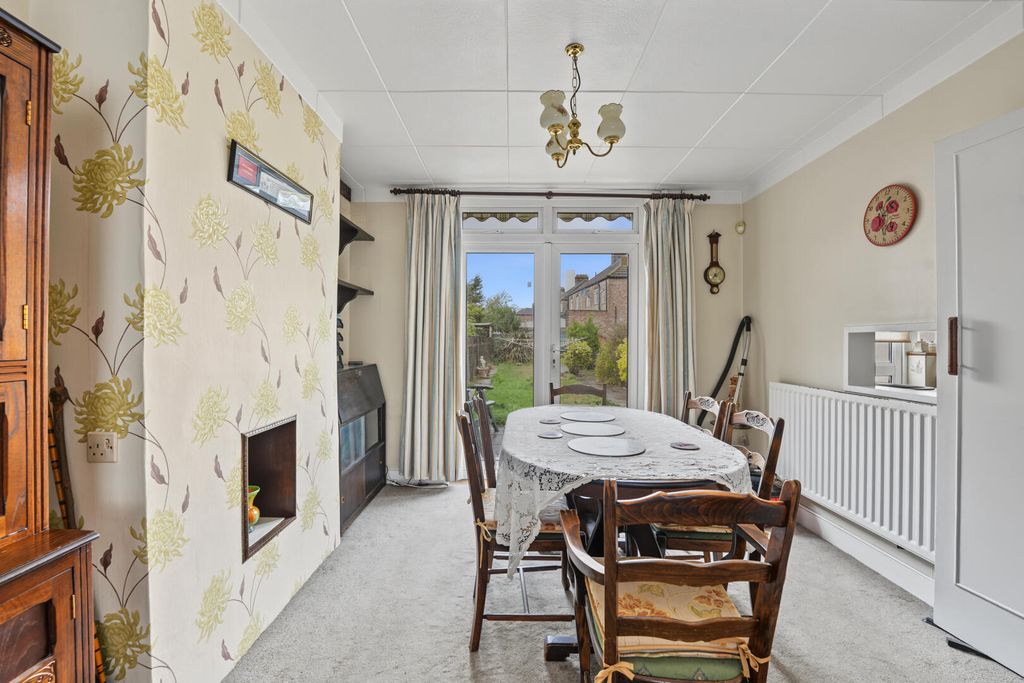Property photo 3 of 17 Dining Room