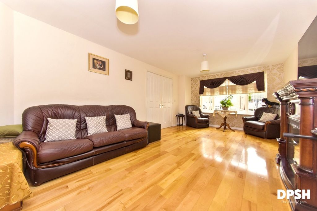 Property photo 2 of 25