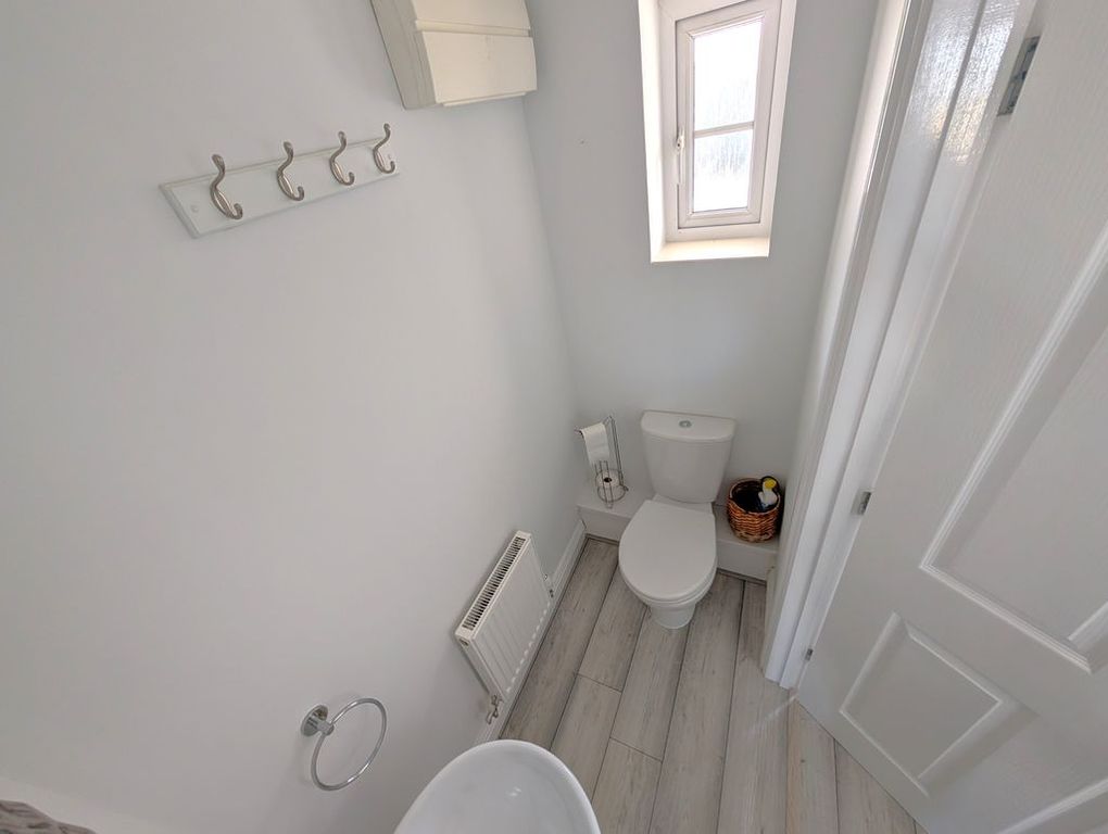 Property photo 3 of 11 Photo 4