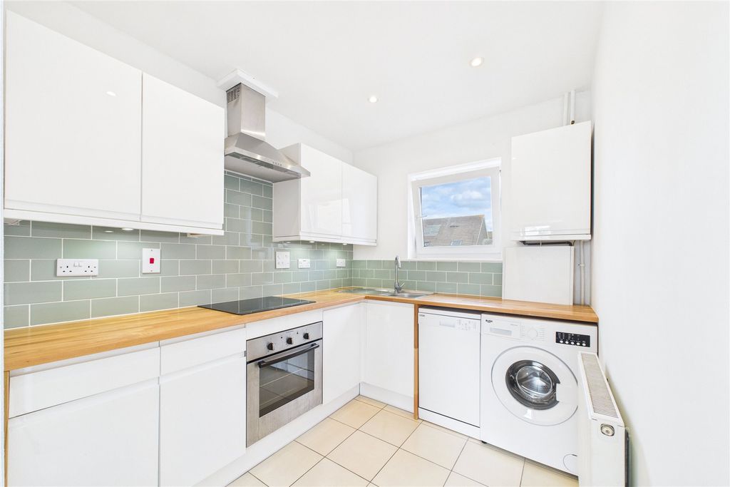 Property photo 2 of 7 Picture No. 06
