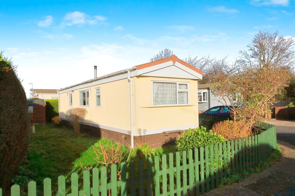 Property photo 1 of 17 Outside