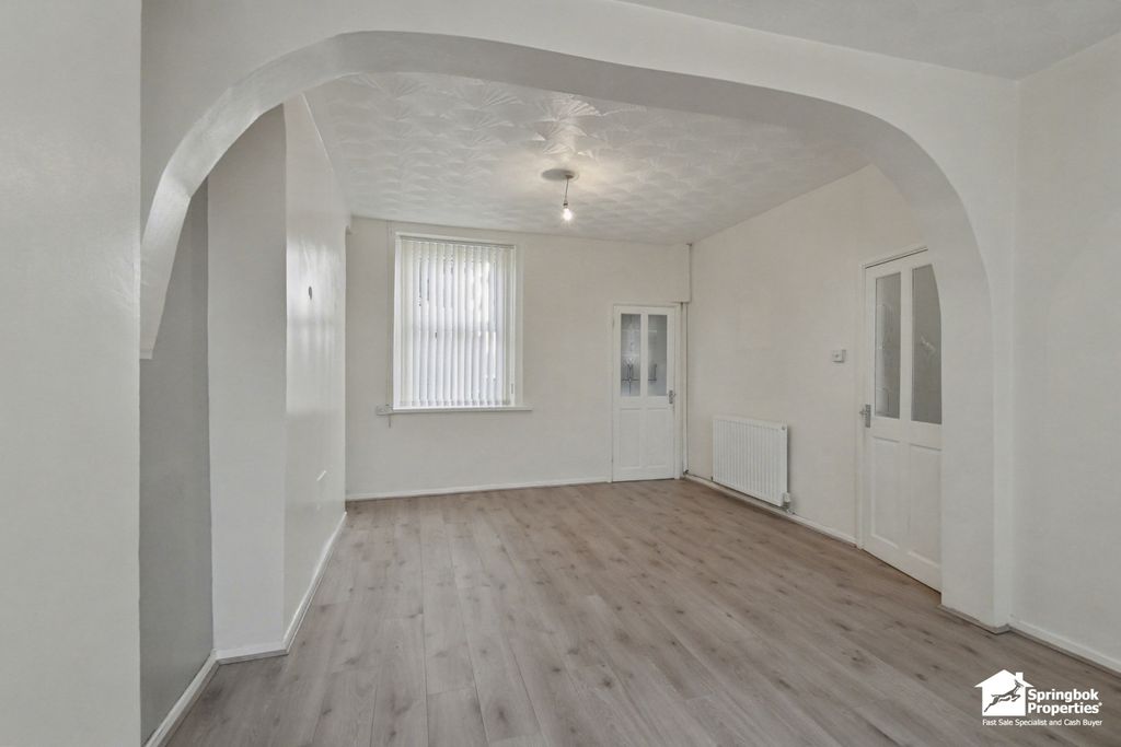 Property photo 3 of 13 Image 2