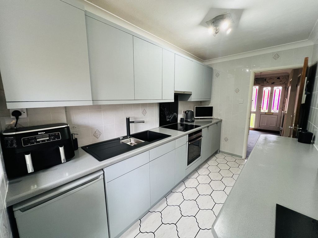 Property photo 3 of 21