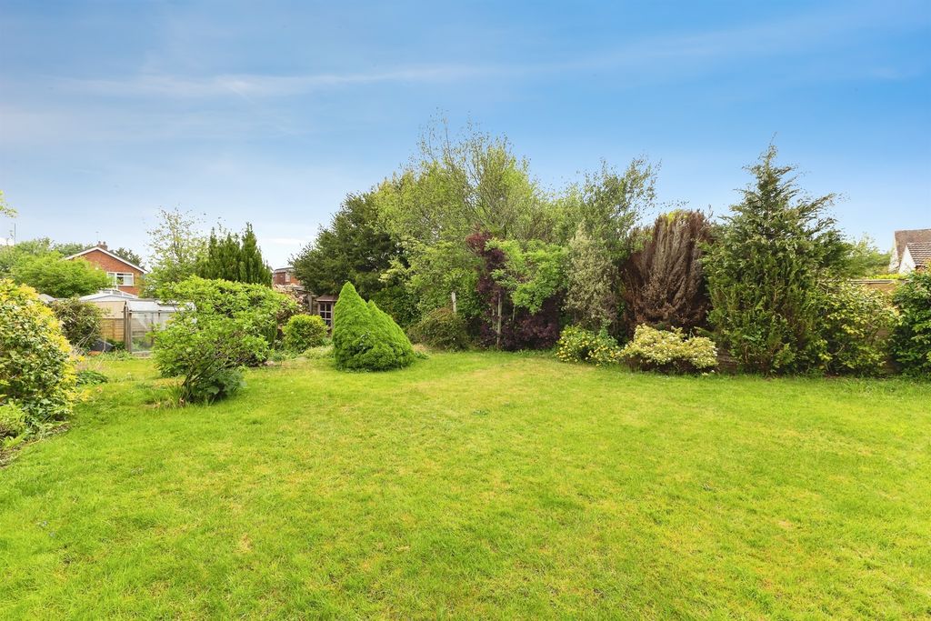 Property photo 2 of 20