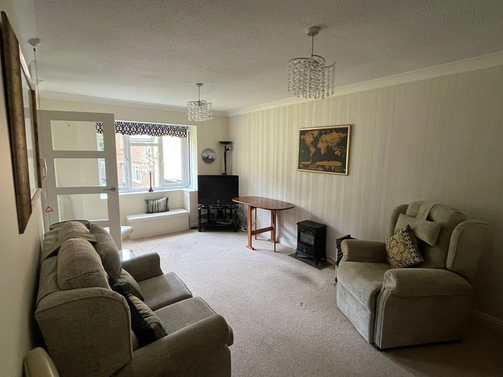 Property photo 3 of 10 cd93F717-A388-4B64-9630-Ec84B0c1Efc9.Jpg