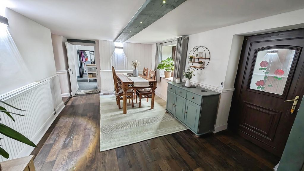 Property photo 3 of 36 Pbox-Img.Jpg