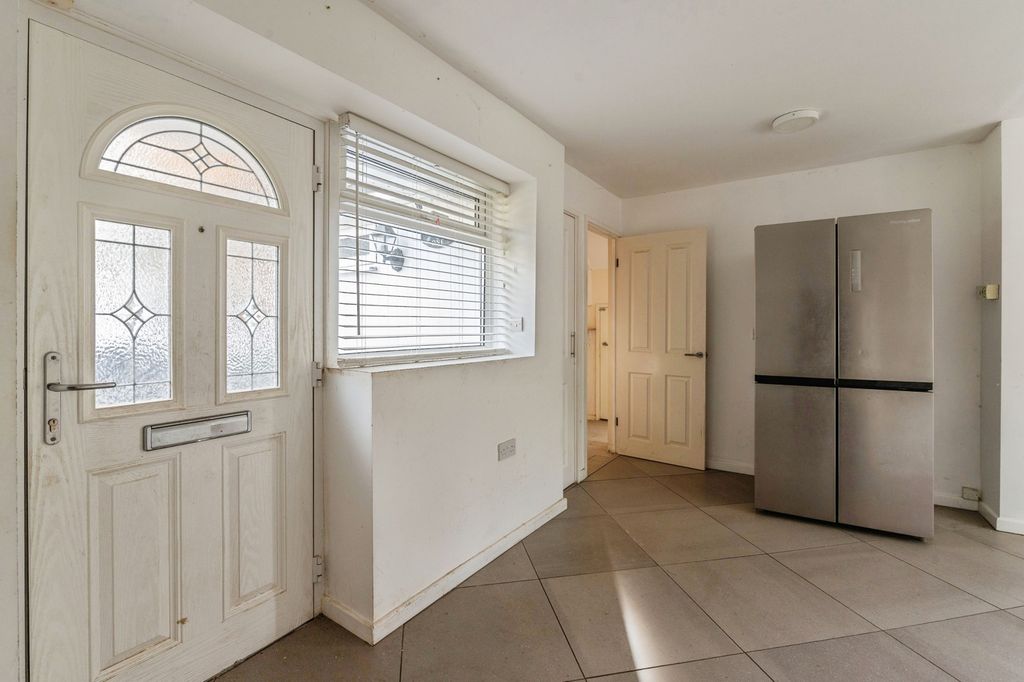 Property photo 3 of 20 Pbox-Img.Jpg