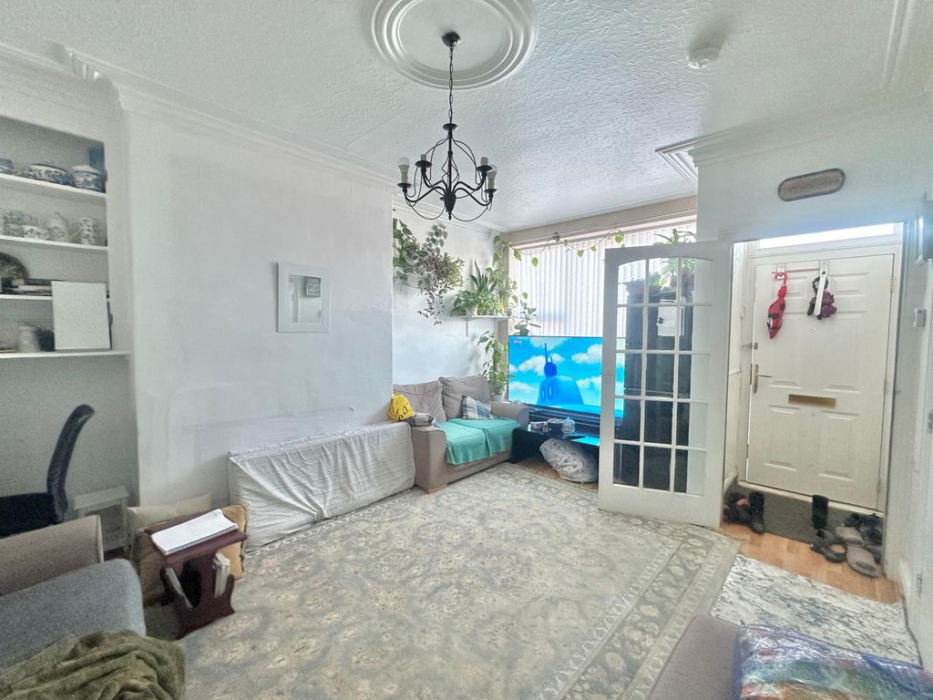 Property photo 3 of 7