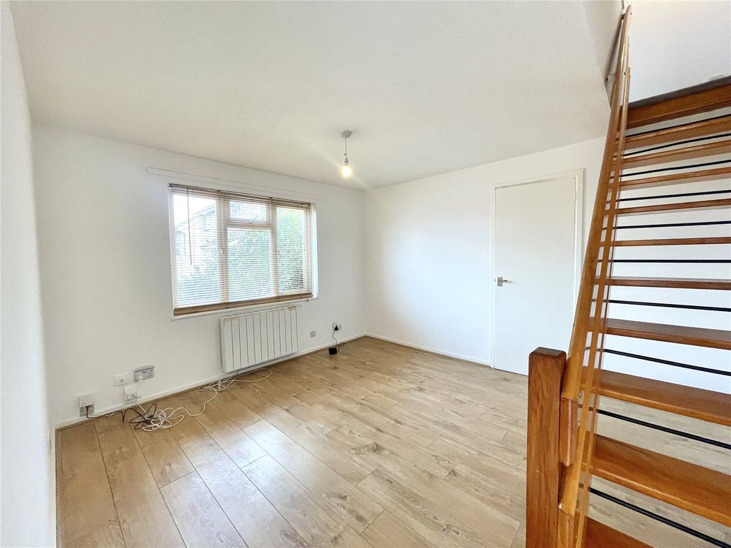Property photo 3 of 7 Living Room
