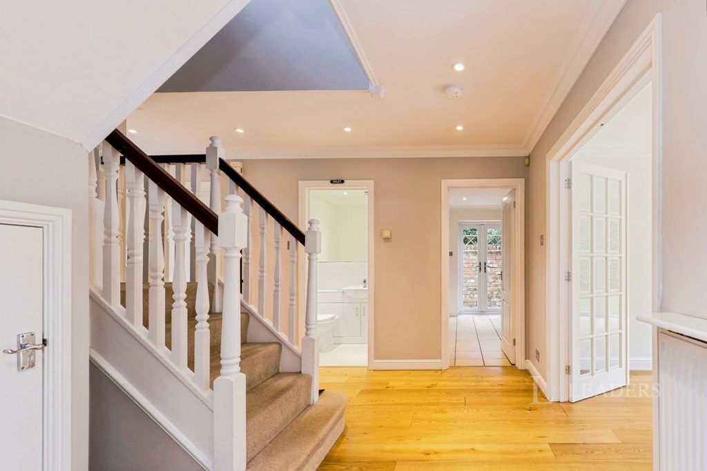 Property photo 3 of 24 Pbox-Img.Jpg