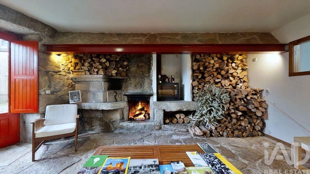 Property photo 1 of 40