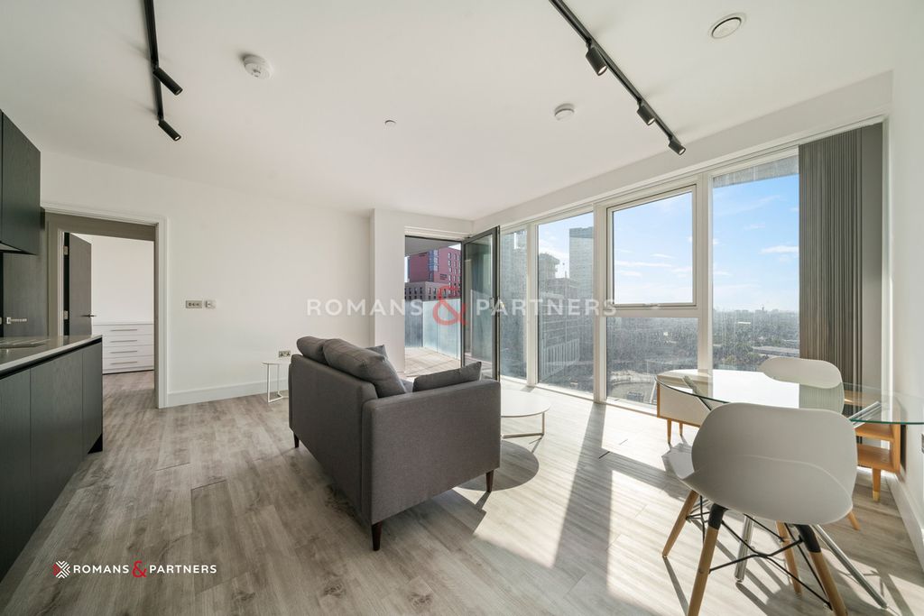 Property photo 2 of 12