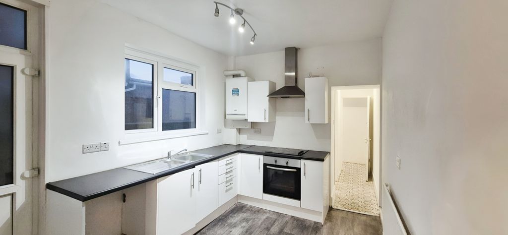 Property photo 2 of 13 Image