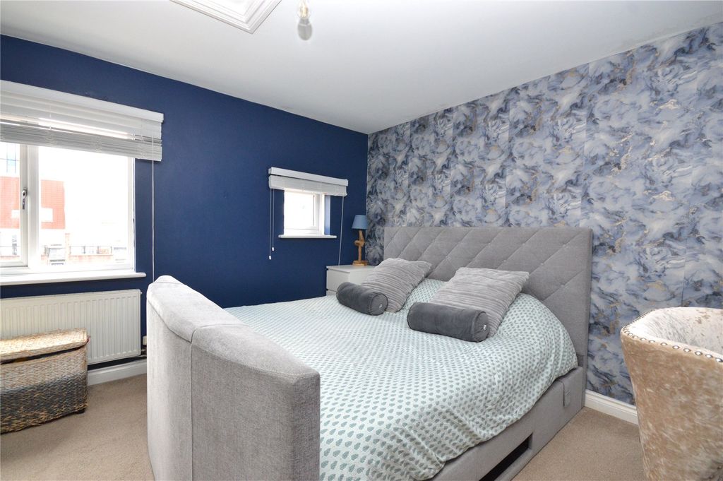 Property photo 2 of 14 2 - Picture No. 05