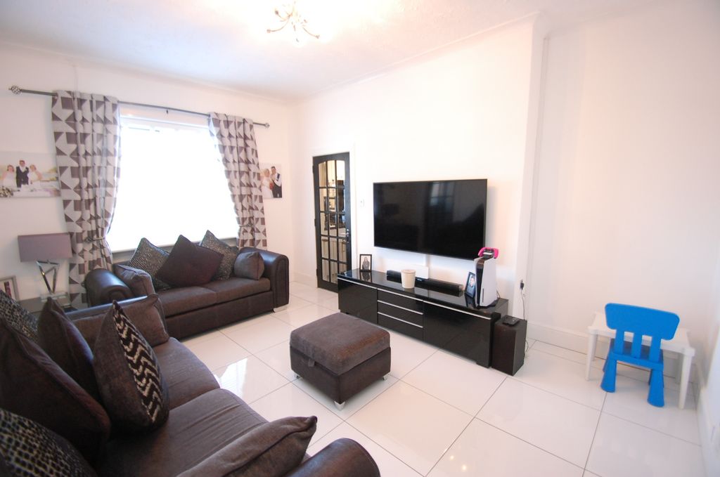 Property photo 3 of 21 4844742