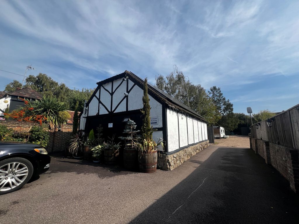 Property photo 1 of 6 External