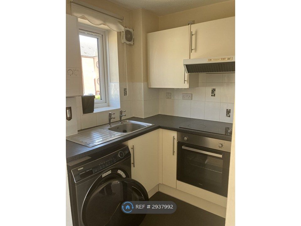 Property photo 3 of 13
