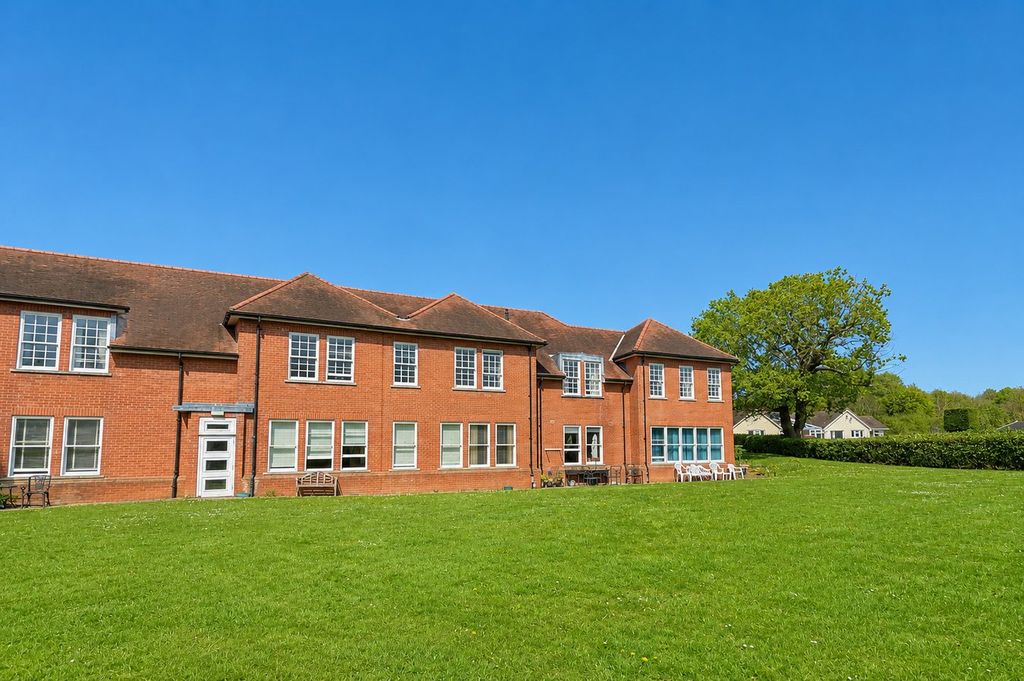 Property photo 2 of 14