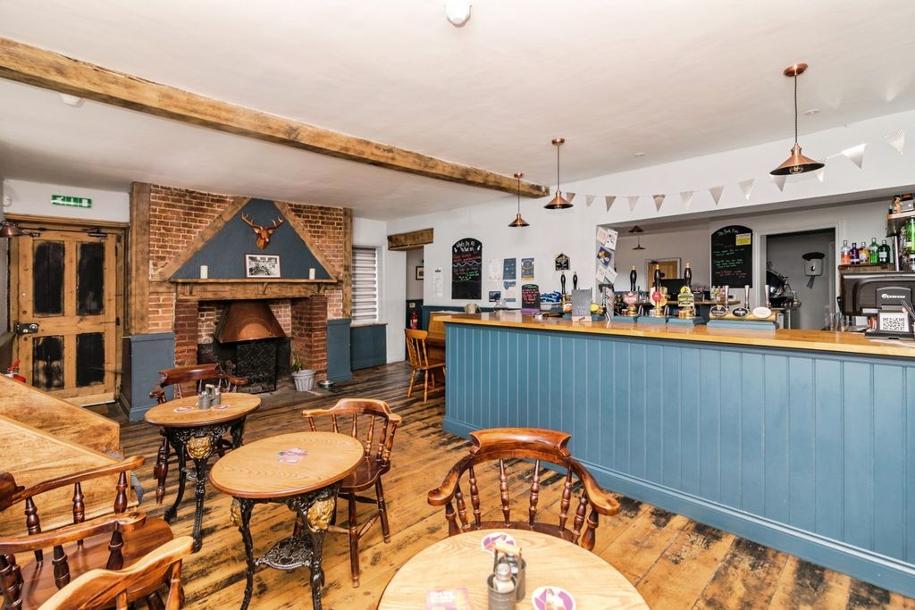 Property photo 2 of 28 Bar