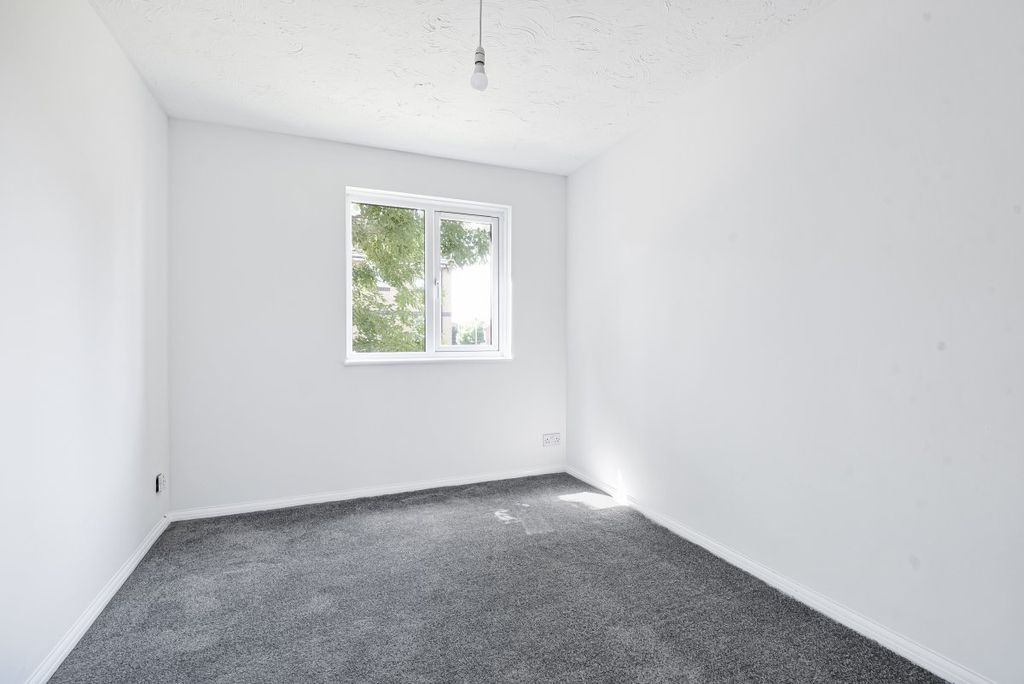 Property photo 3 of 8 857279 (3)