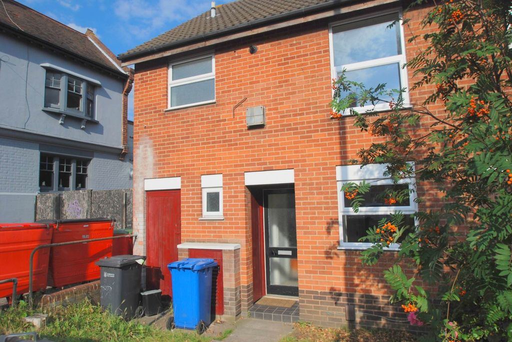 Property photo 2 of 9