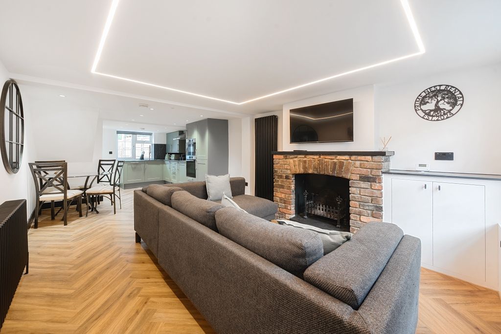 Property photo 1 of 21