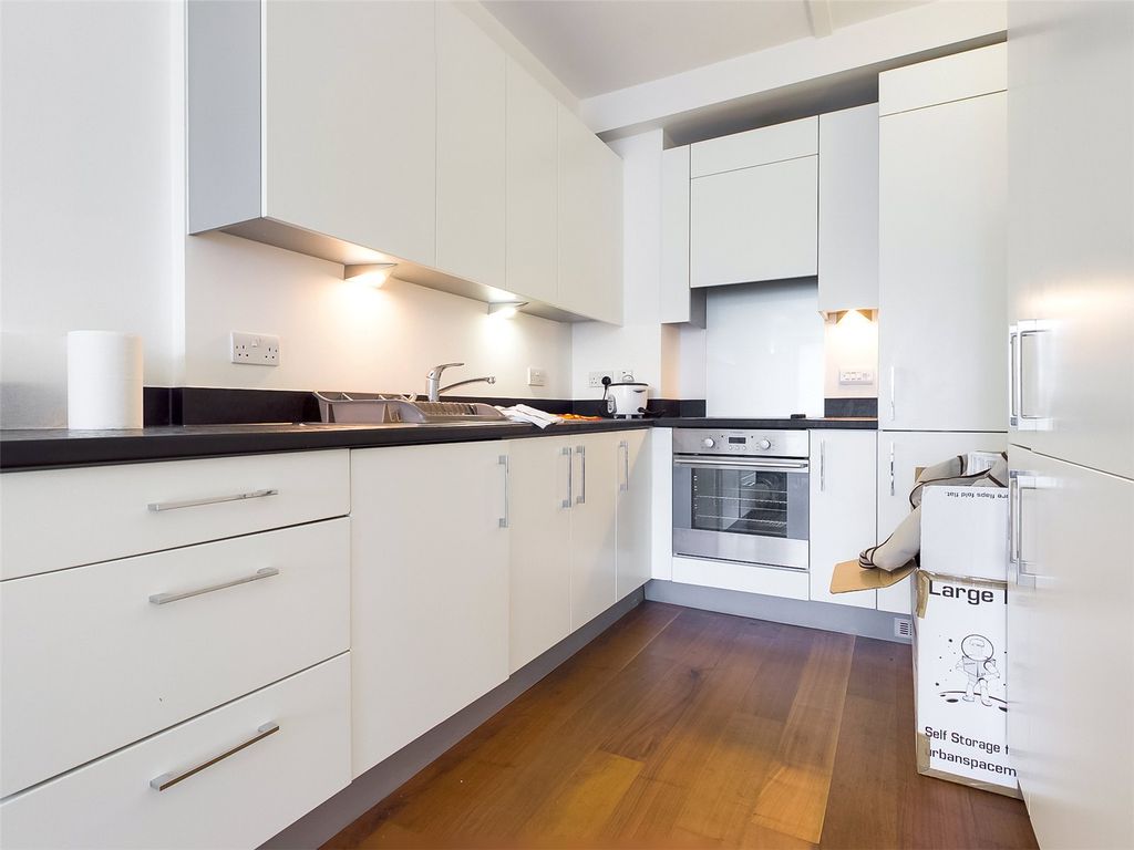 Property photo 3 of 9 Kitchen