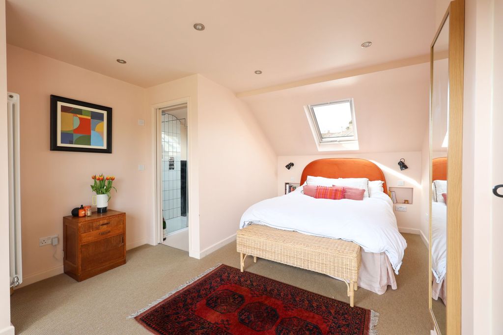 Property photo 3 of 21