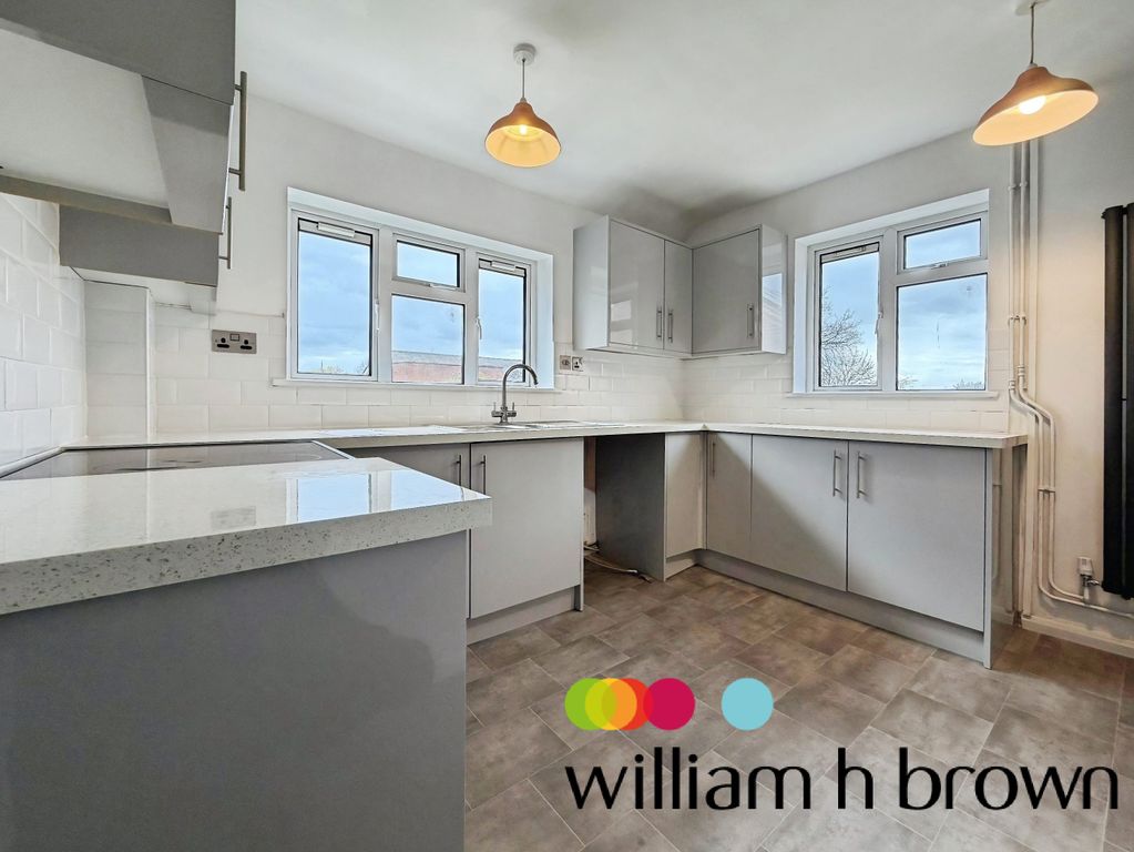 Property photo 1 of 7 Kitchen