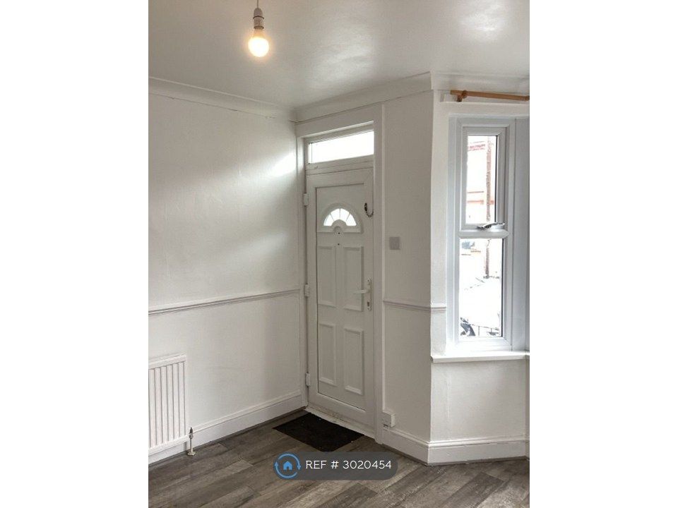 Property photo 3 of 13 Entrance-Reception Room